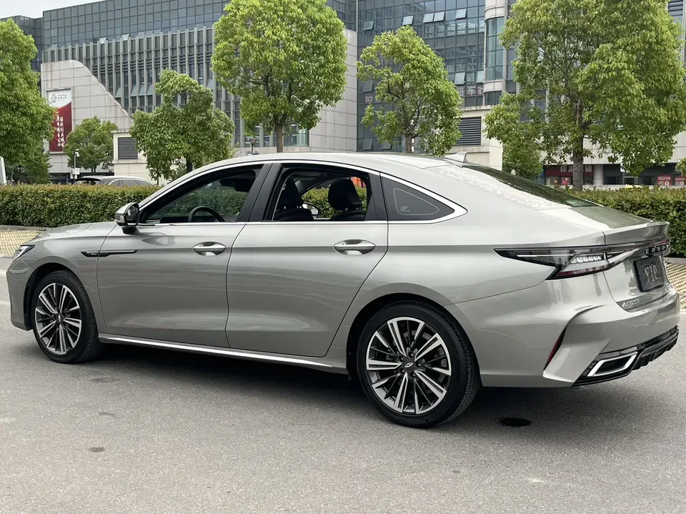 Chery Arrizo 8 1.6TGDI DCT Elegant 2023 — миниатюра 2
