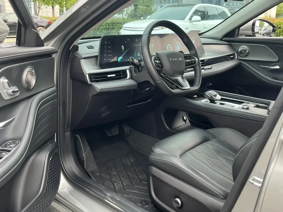Chery Arrizo 8 1.6TGDI DCT Elegant 2023 — миниатюра 4