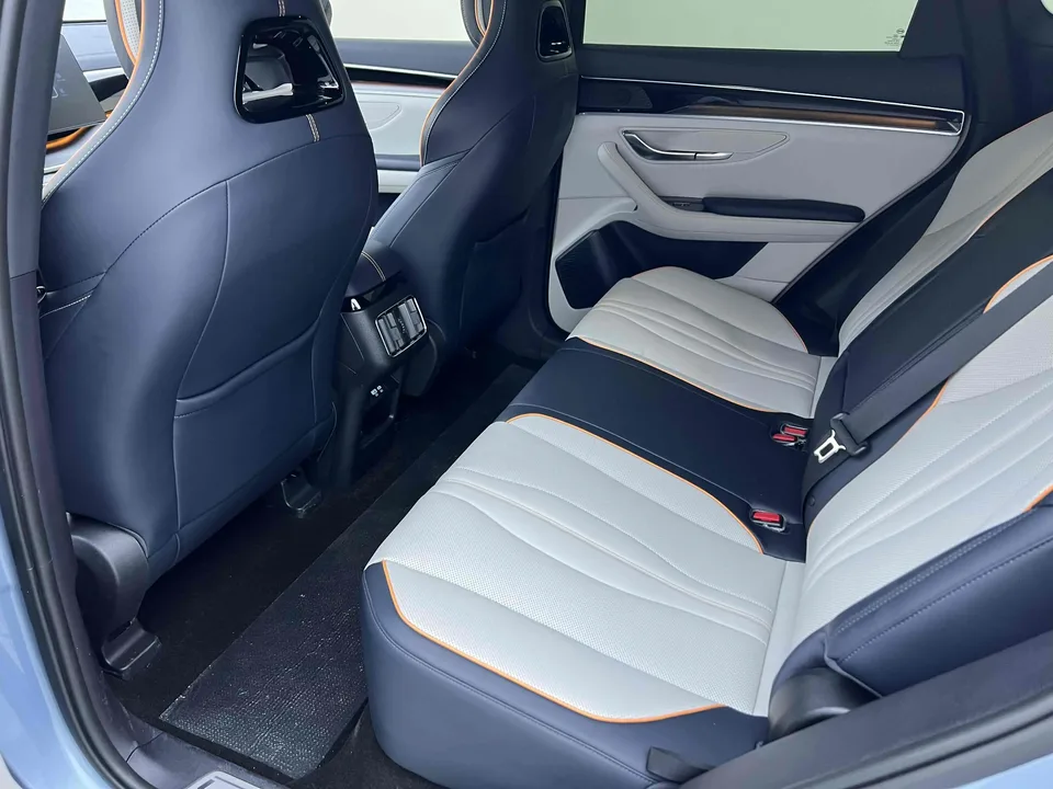 BYD Song PLUS DM DM-i Champion Edition 150KM Flagship PLUS 5G 2024 — миниатюра 3