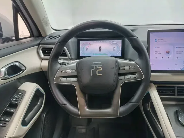 BYD Yuan Up 401KM Beyond Edition 2024 — миниатюра 3
