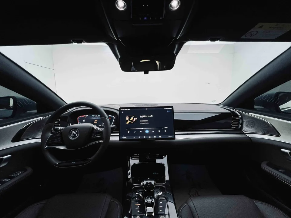 BYD Han EV Champion Edition 605KM Premium 2023 — миниатюра 2