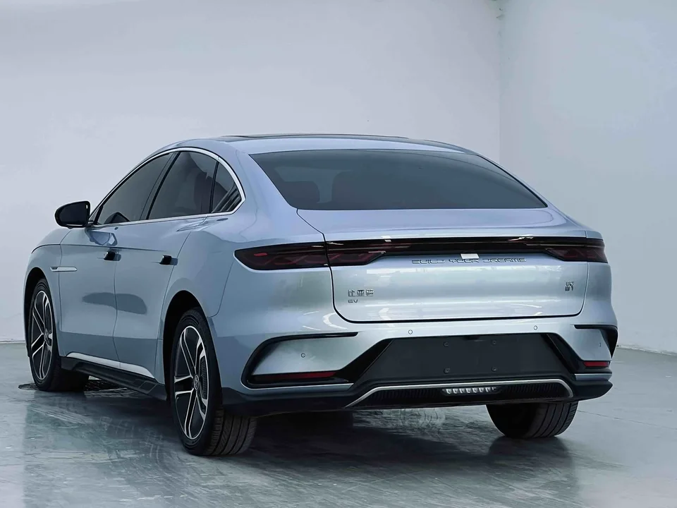BYD Han EV Champion Edition 605KM Premium 2023 — миниатюра 3
