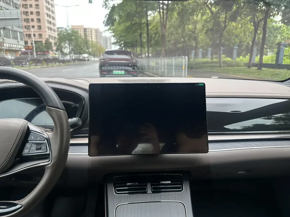 BYD Han DM DM-i 121KM Premium Edition 2022 — миниатюра 3