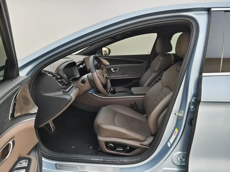 BYD Han DM DM-i Champion Edition 121KM Premium Edition 2024 — миниатюра 4