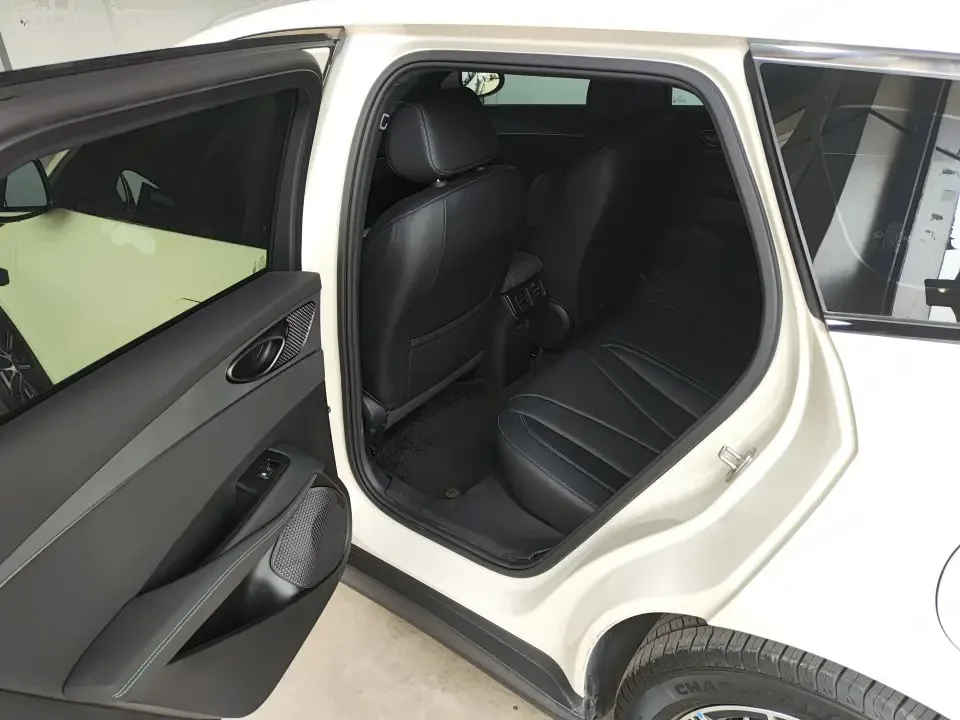 BYD Seal 06DM Travel Edition DM-i 80KM Premium Edition 2025 — миниатюра 3
