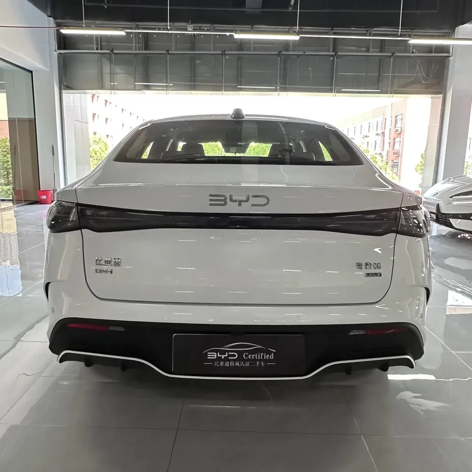 BYD Seal 06DM Intelligent Driving Edition DM-i 120KM Premium Edition 2025 — миниатюра 4