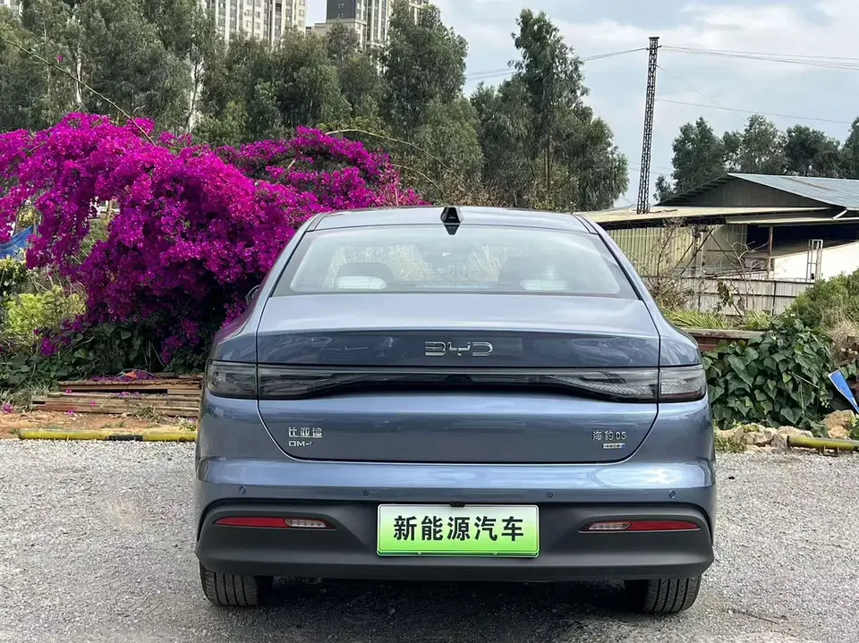 BYD Seal 05DM Intelligent Driving Edition DM-i 120KM Flagship Model 2025 — миниатюра 2