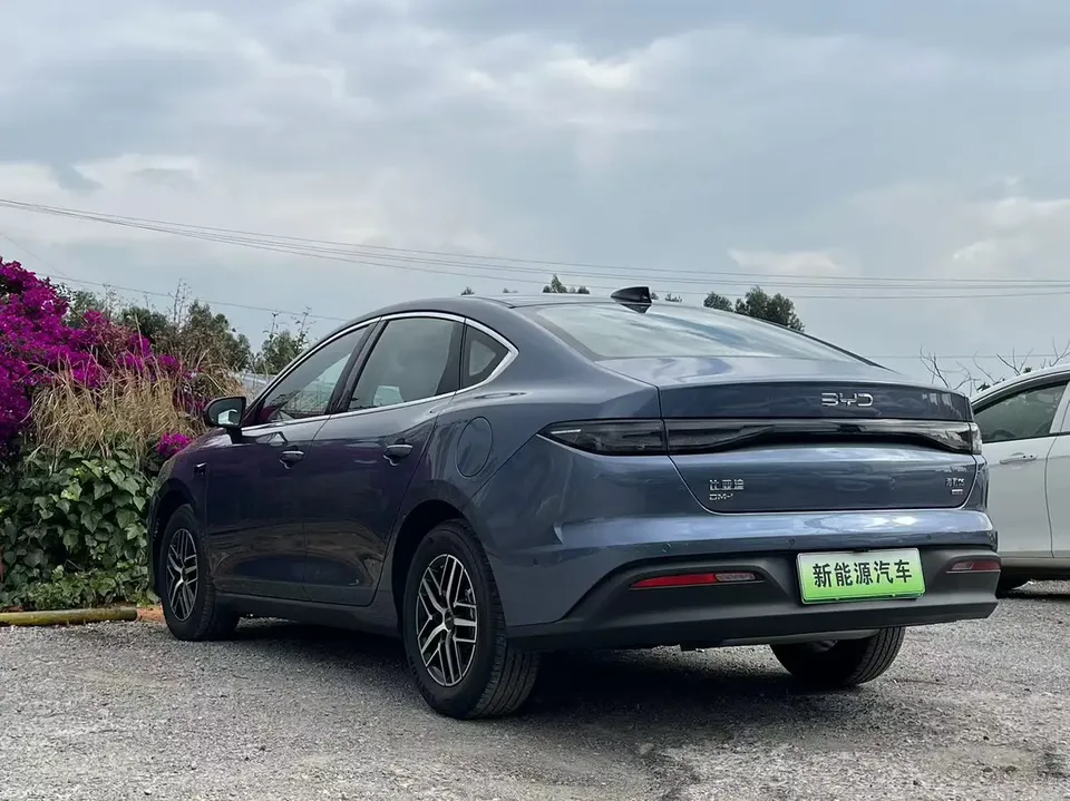 BYD Seal 05DM Intelligent Driving Edition DM-i 120KM Flagship Model 2025 — миниатюра 4
