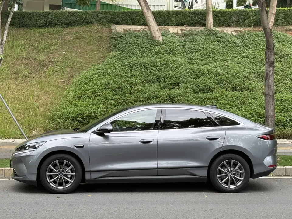 BYD Qin L EV 2025