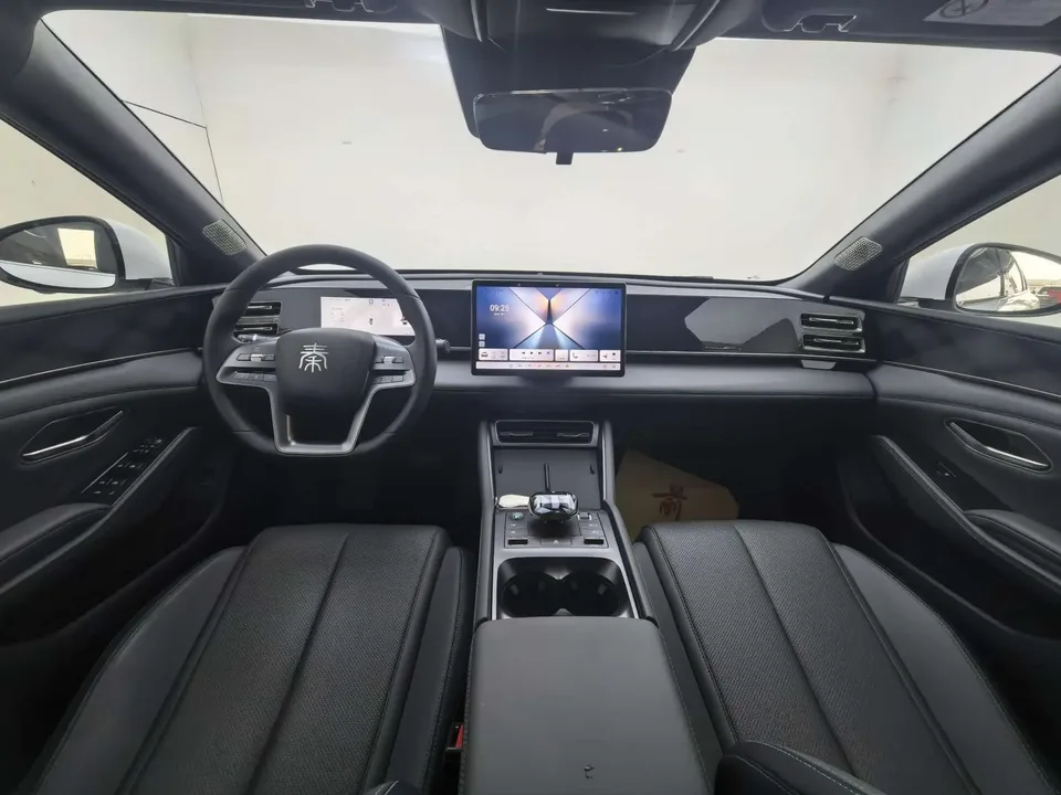 BYD Qin L DM Intelligent Driving Edition DM-i 80KM Beyond Edition 2025 — миниатюра 4
