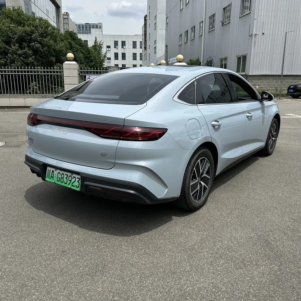 BYD Qin L DM DM-i 120KM Leading Model 2024 — миниатюра 2