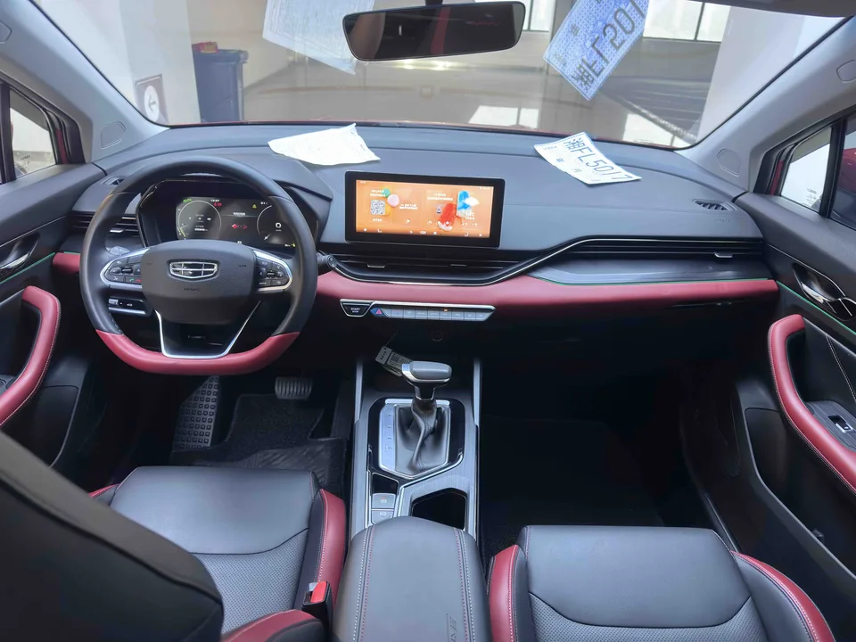 Geely Emgrand S 1.4T CVT Premium Edition 2022 — миниатюра 3