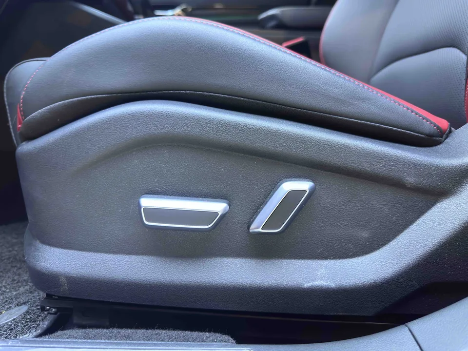 Geely Emgrand S 1.4T CVT Premium Edition 2022 — миниатюра 4