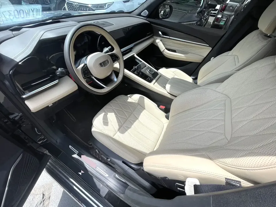 Geely Monjaro Xingyue L 2025 2.0TD High Power Automatic 2WD Dongfang Yao Lanxing Edition 2025 — миниатюра 3