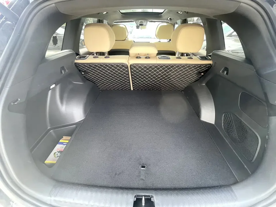 Geely Monjaro Xingyue L 2025 2.0TD High Power Automatic 2WD Dongfang Yao Lanxing Edition 2025 — миниатюра 5