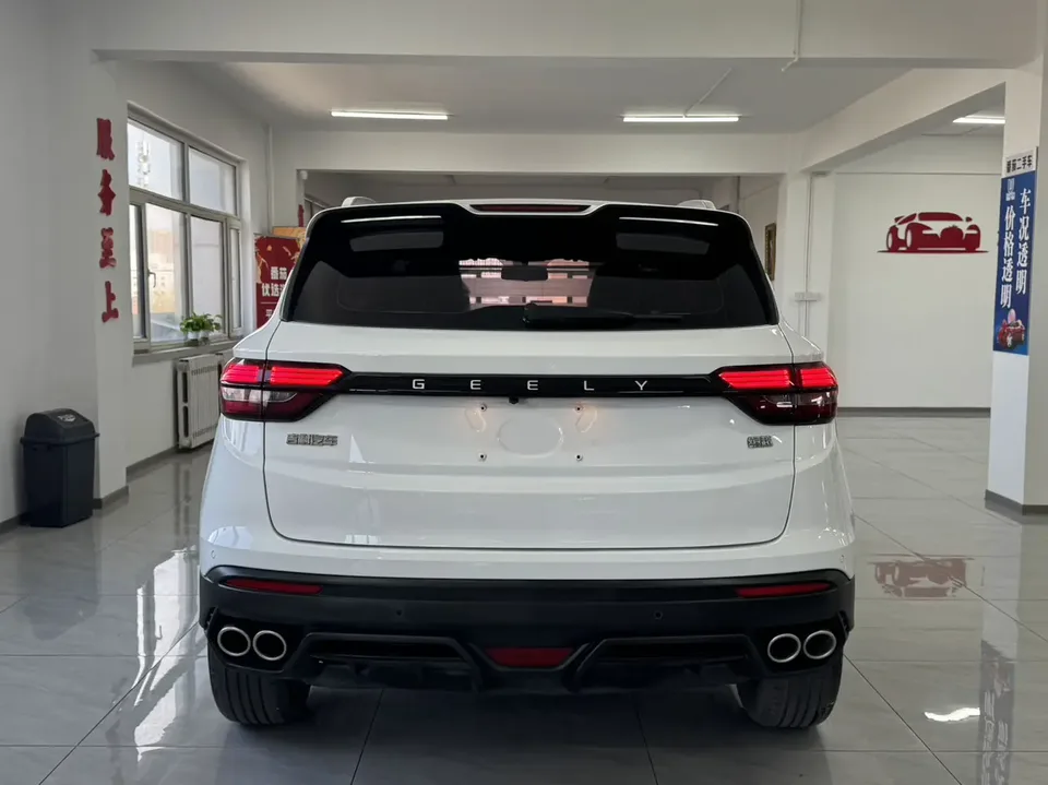Geely Coolray SX11 Binyue 2021 240T DCT Platinum Edition 2022 — thumbnail 2