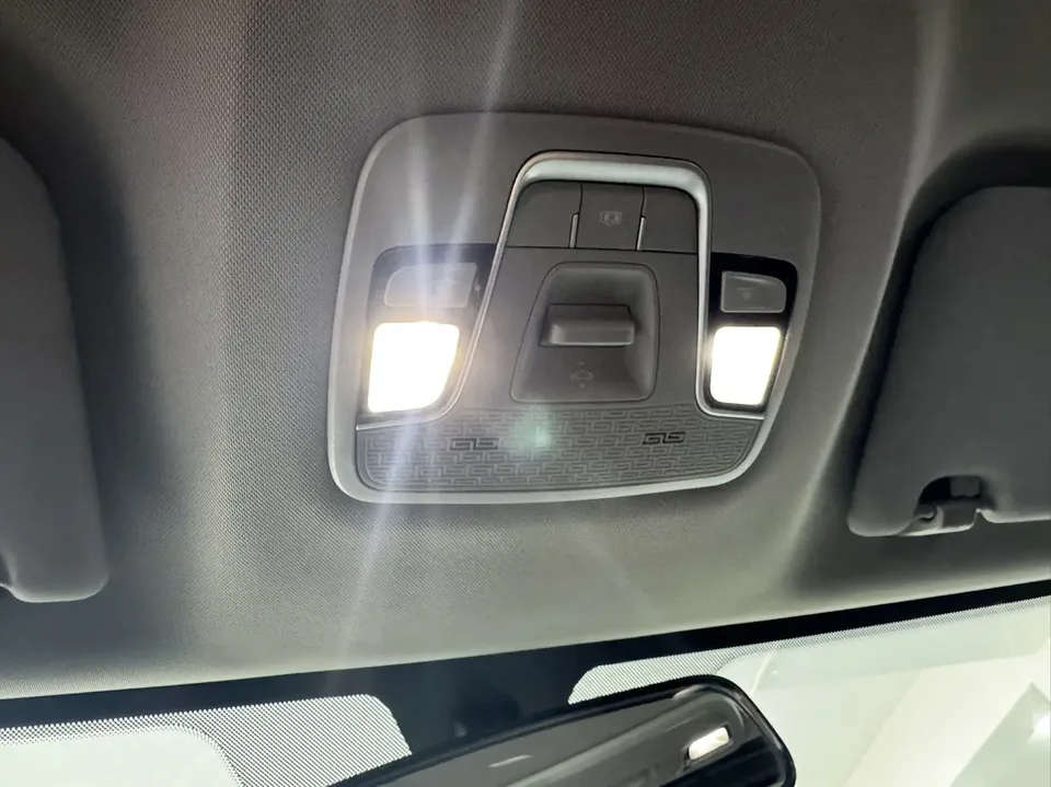 Geely Coolray SX11 Binyue 2021 240T DCT Platinum Edition 2022 — thumbnail 3