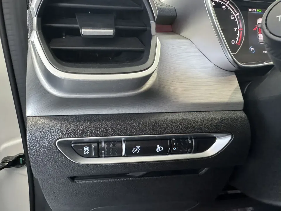 Geely Coolray SX11 Binyue 2021 240T DCT Platinum Edition 2022 — thumbnail 4