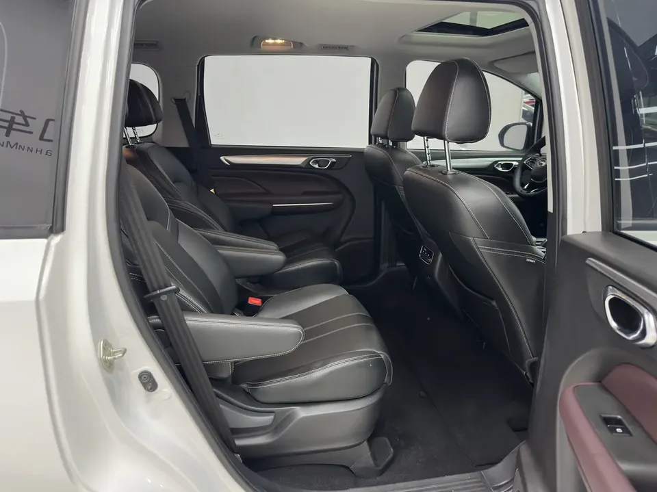 GAC Trumpchi M6 Pro 270T AT Deluxe Edition 2022 — миниатюра 5