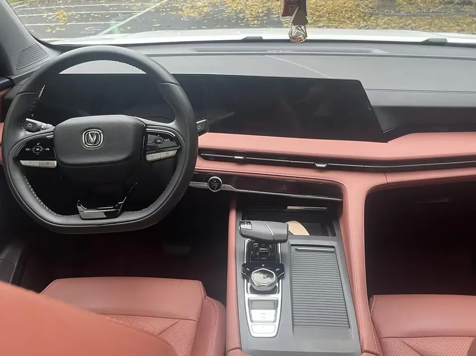 Changan CS75PLUS third generation champion version 1.5T automatic intelligent driving leader 2024 — миниатюра 3