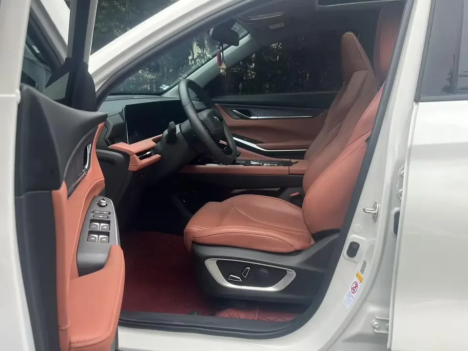 Changan CS75PLUS third generation champion version 1.5T automatic intelligent driving leader 2024 — миниатюра 4