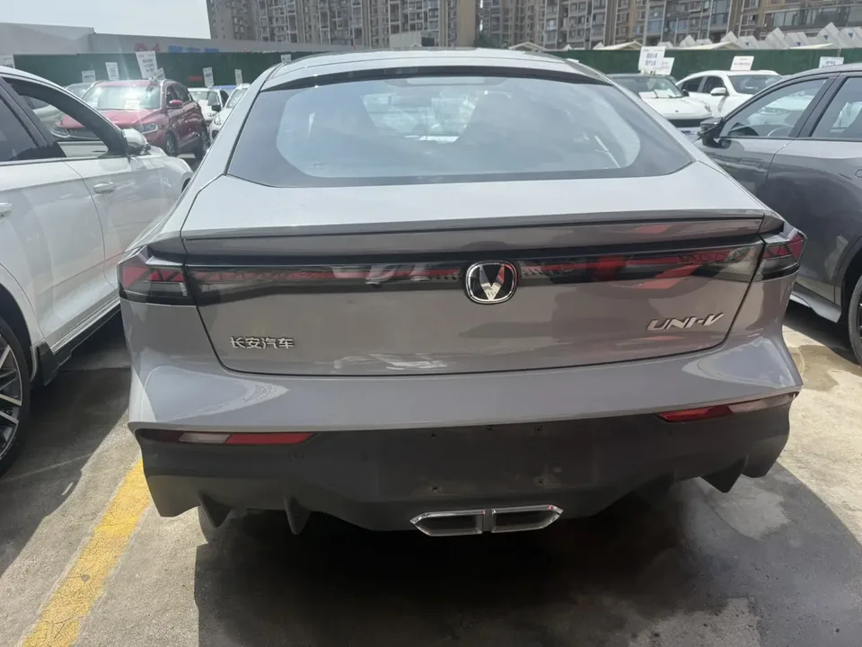 Changan UNI-V Blue Whale iDD 136km Smart and Fun 2025 — миниатюра 2