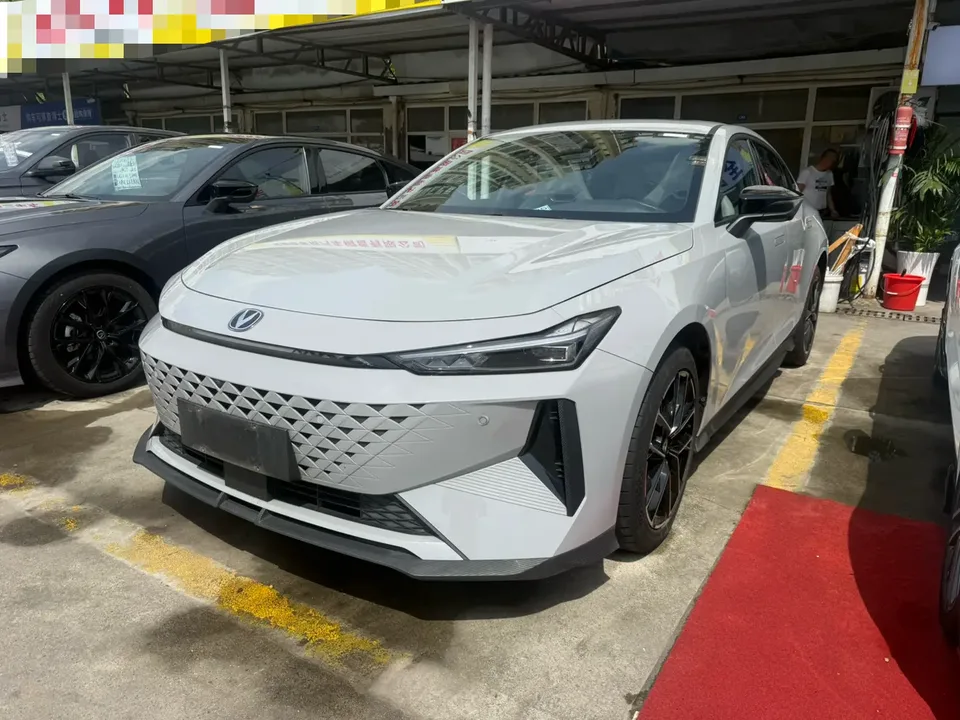 Changan UNI-V 2025