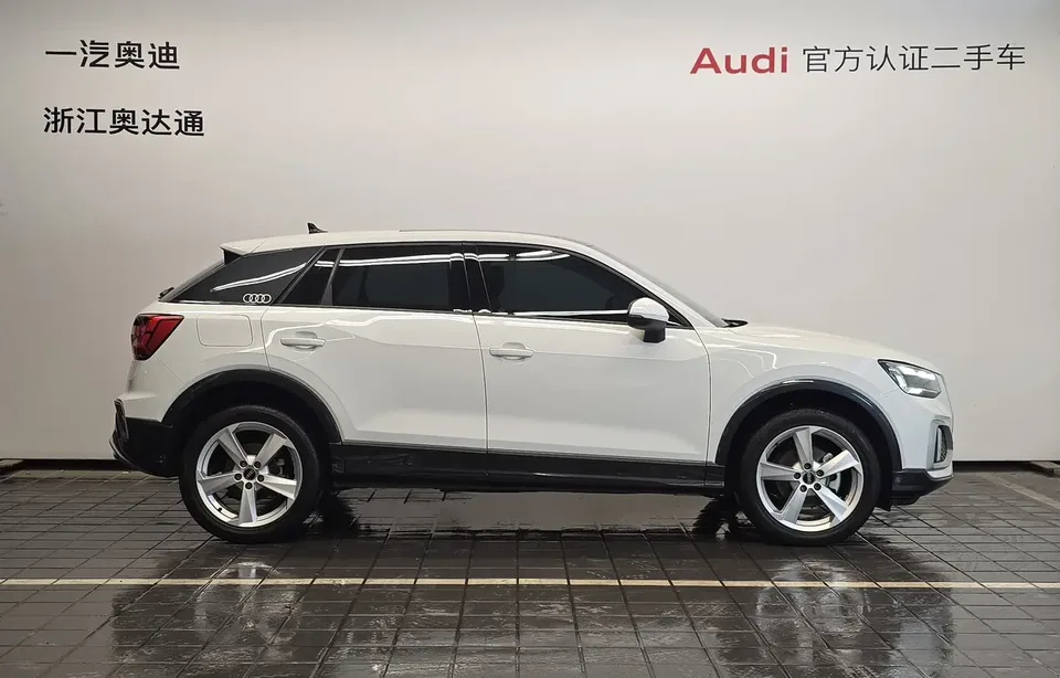 Audi Q2L Audi Q2L 2022 35 TFSI Enterprising and Elegant Model 2022 — миниатюра 5