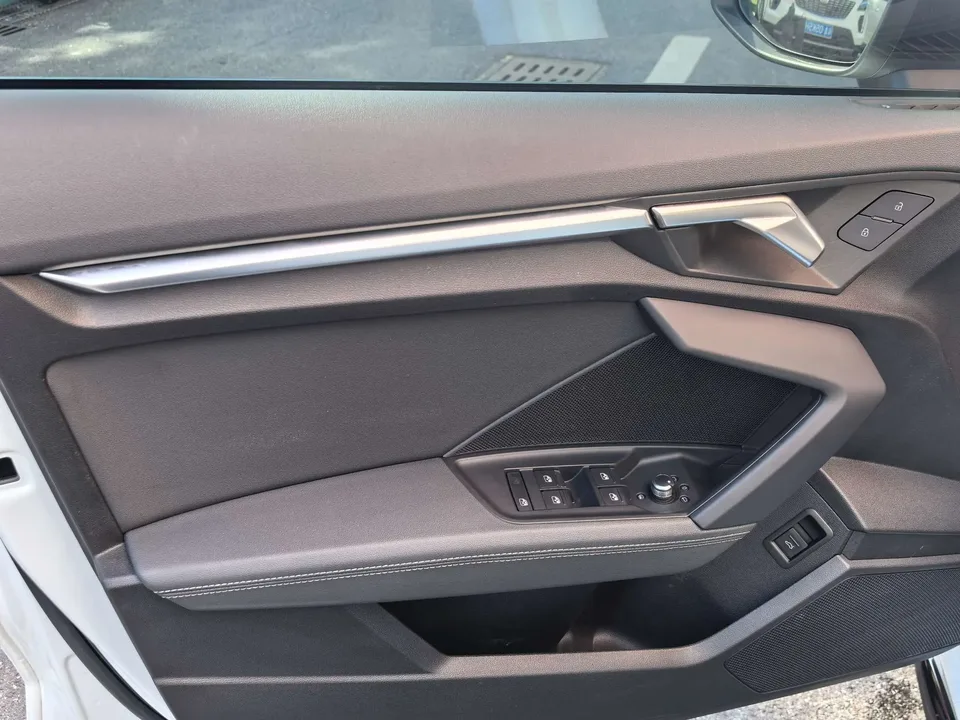 Audi A3 A3 2023 Sportback 35 TFSI stylish and sporty 2023 — thumbnail 3