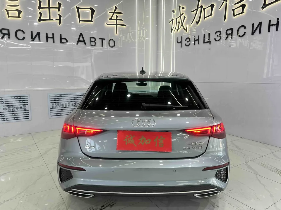 Audi A3 facelift Sportback 35 TFSI luxury sports model 2023 — миниатюра 2