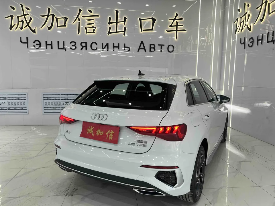 Audi A3 Sportback 35 TFSI stylish and sporty 2023 — миниатюра 2