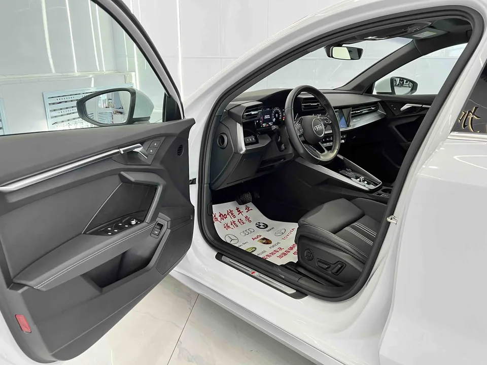 Audi A3 Sportback 35 TFSI stylish and sporty 2023 — миниатюра 5