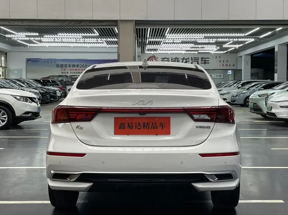 Kia K3 facelift 1.5L CVT fashion version 2023 — миниатюра 2