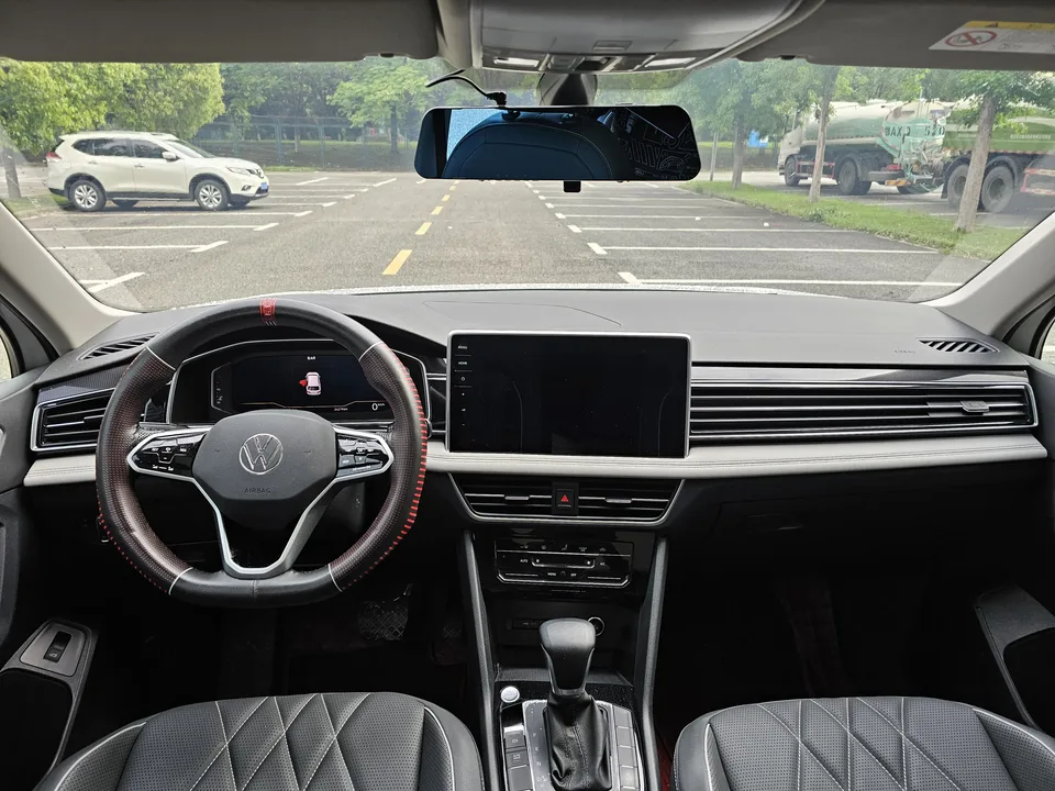 Volkswagen Tiguan L Tiguan L 2022 330TSI Automatic 2WD Smart Edition 2022 — миниатюра 5