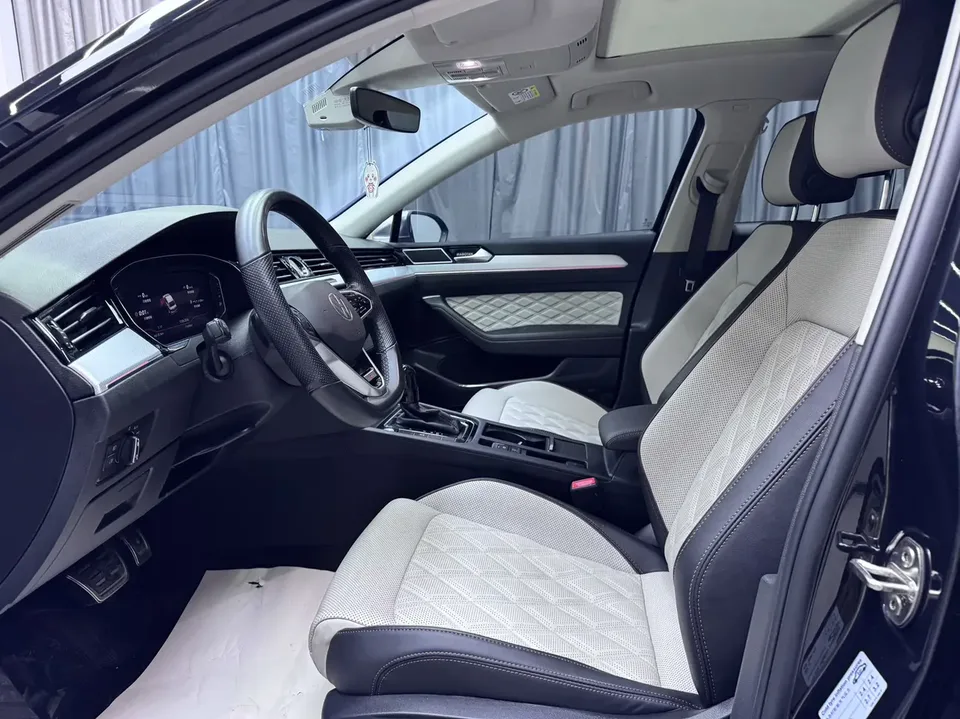 Volkswagen Magotan Magotan 2023 2 million commemorative edition 330TSI DSG luxury model 2024 — миниатюра 4