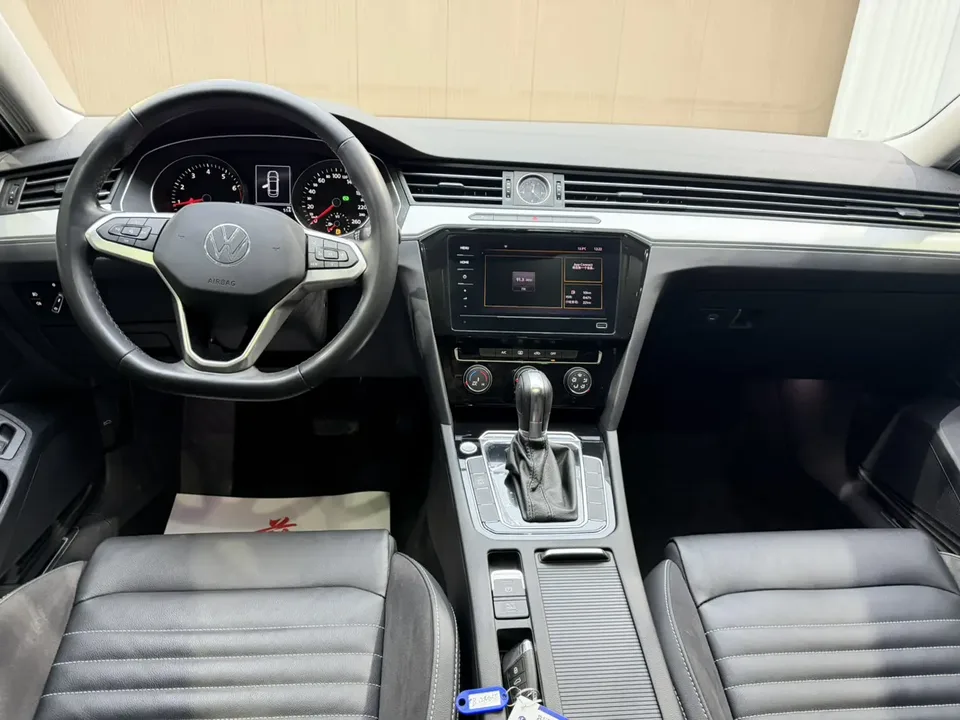 Volkswagen Magotan Magotan 2020 280TSI DSG Leading Edition 2022 — миниатюра 4