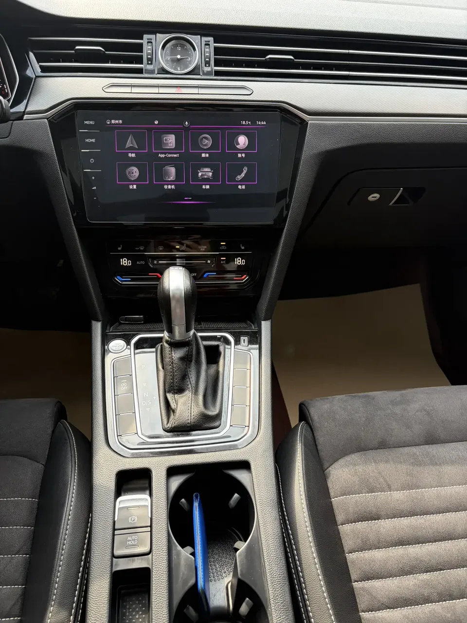 Volkswagen Magotan 330TSI DSG 30th Anniversary Edition 2022 — миниатюра 4