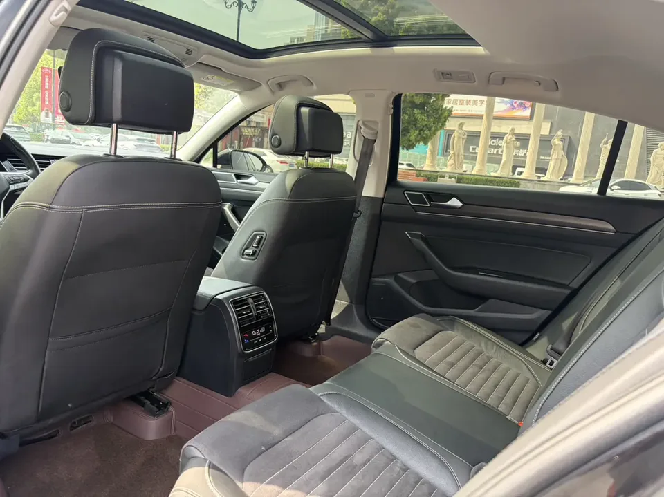 Volkswagen Magotan 330TSI DSG 30th Anniversary Edition 2022 — миниатюра 5