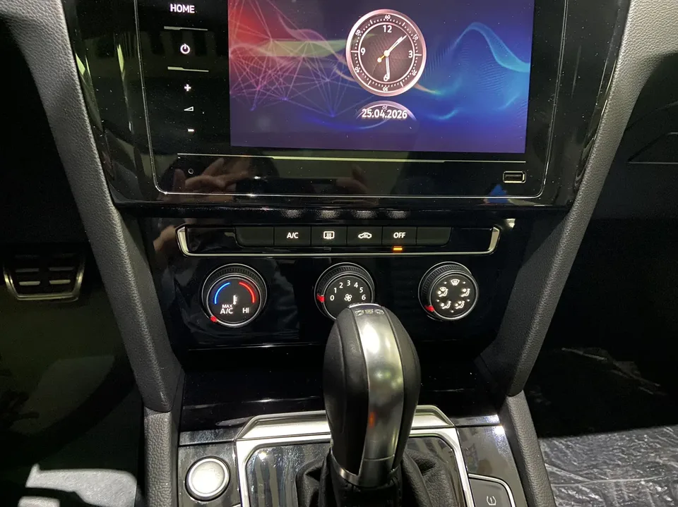Volkswagen Magotan Magotan 2023 2 million commemorative edition 280TSI DSG comfort model 2023 — миниатюра 4