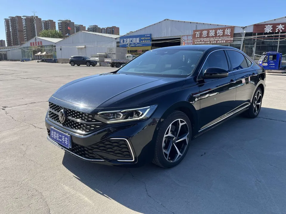 Volkswagen Passat 2023