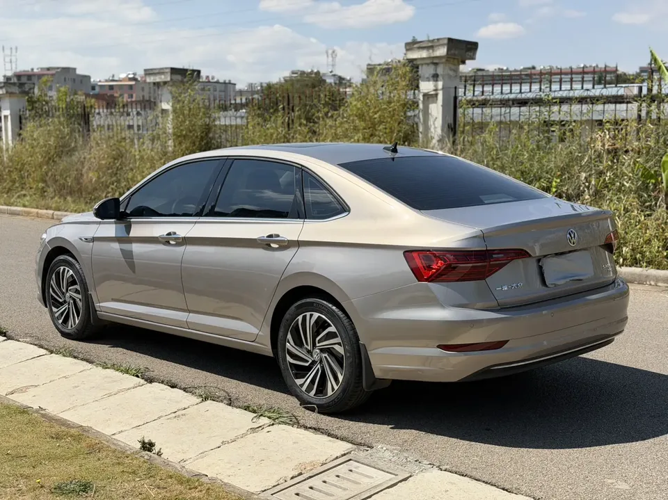 Volkswagen Sagitar Sagitar 200TSI DSG Flying Edition 2022 — миниатюра 2