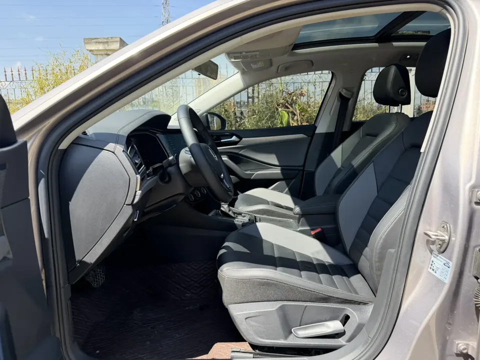 Volkswagen Sagitar Sagitar 200TSI DSG Flying Edition 2022 — миниатюра 4