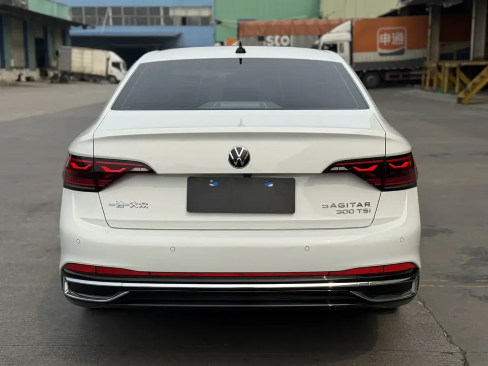 Volkswagen Sagitar 2023 Sagitar 300TSI DSG Beyond Edition 2023 — миниатюра 2