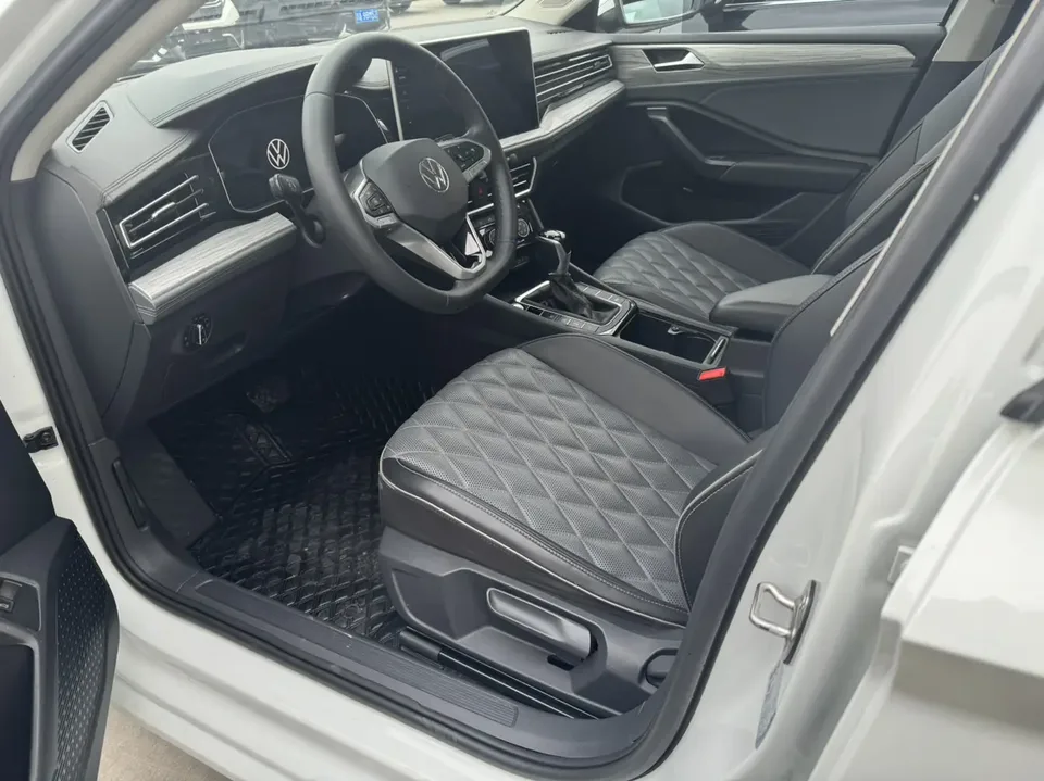 Volkswagen Sagitar 2023 Sagitar 300TSI DSG Beyond Edition 2023 — миниатюра 3