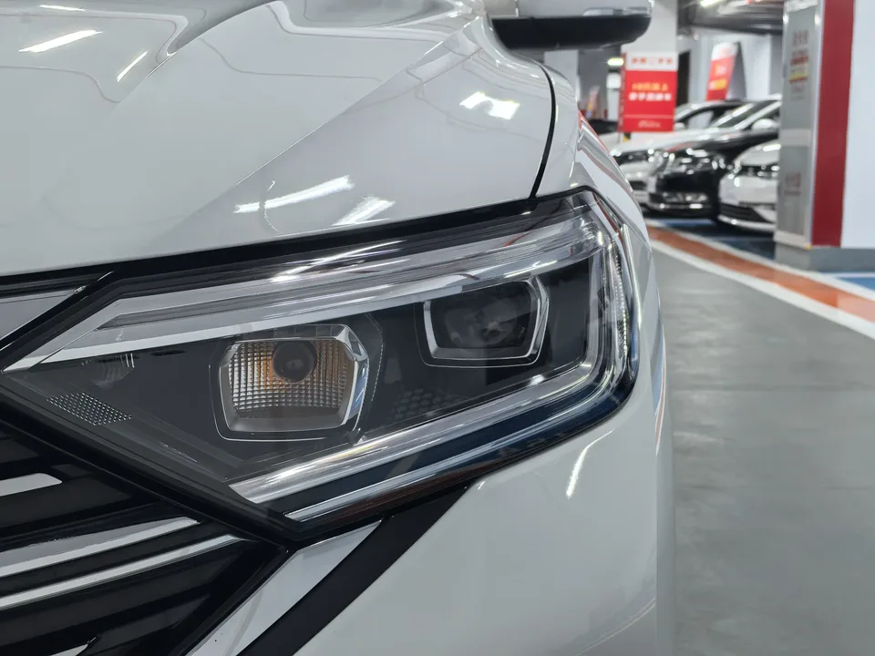 Volkswagen Sagitar Sagitar 300TSI DSG Beyond Edition 2025 — миниатюра 3