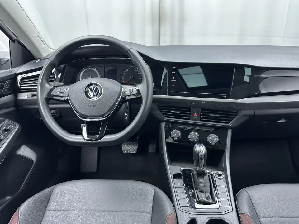 Volkswagen Bora Bora 2021 1.5L Automatic Comfort Smart Connection Edition 2022 — thumbnail 4