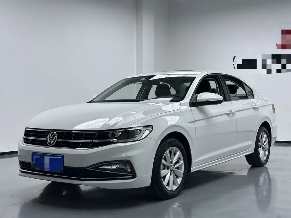 Volkswagen Bora Bora 2021 1.5L Automatic Comfort Smart Connection Edition 2022 — photo 1, buy with delivery to Moscow
