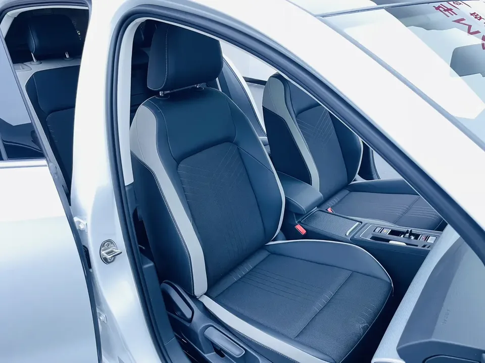 Volkswagen Golf 280TSI DSG Pro Enjoy Edition 2024 — миниатюра 5