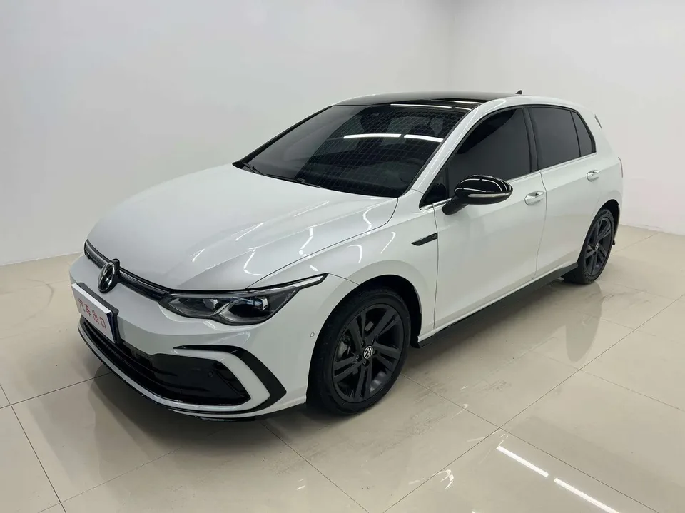 Volkswagen Golf Golf 2021 280TSI DSG R-Line 2022 — фото 1, купить с доставкой в Москву