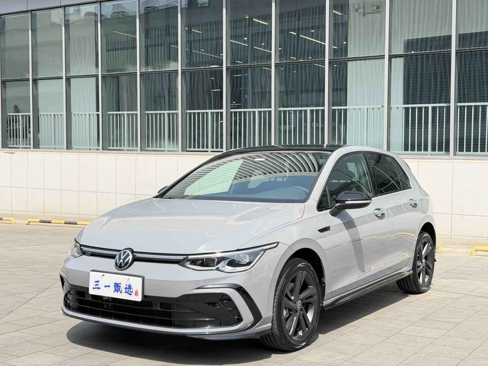 Volkswagen Golf Golf 2021 280TSI DSG R-Line 2022 — фото 1, купить с доставкой в Москву